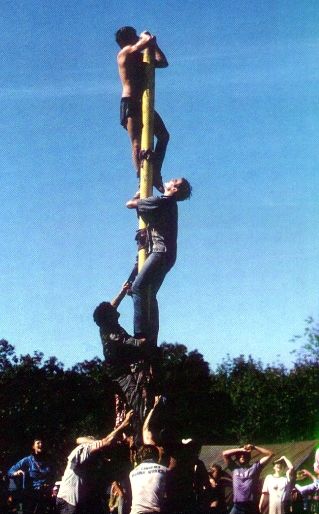 Greasepole ascent, 1986